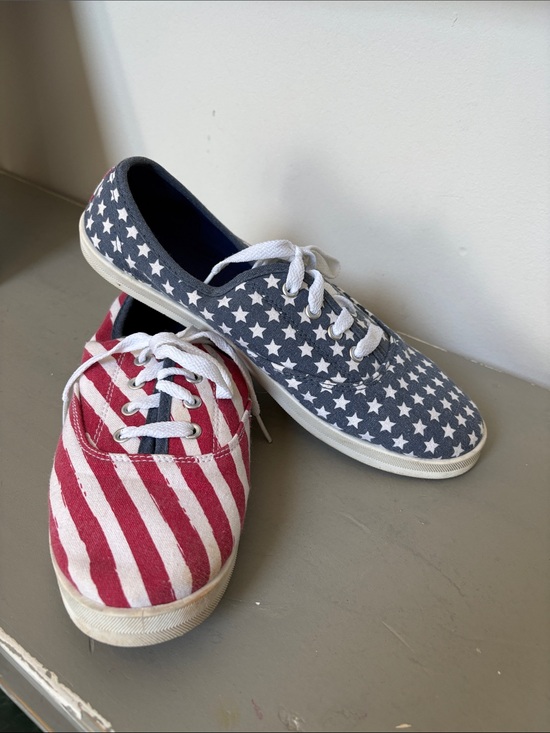 unknown Shoes - Women’s Casual Star & Stripe Canvas Sneakers - Navy, Red, White